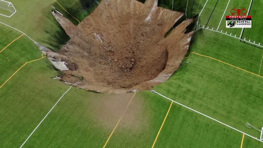 bhdp-mw-017we-il-sinkhole-swallows-b2dd3031-64c0-4c46-b964-01ed6f1735f0-mpg-00-00-05-20-still001-667cc338d412d19891