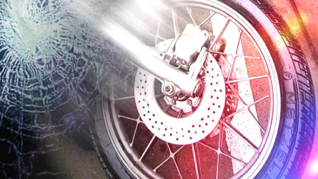 motorcycle-crash-0120-1503078206255994