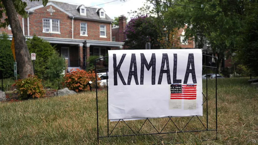kamala-harris-sign-ap2669d922a43935839760