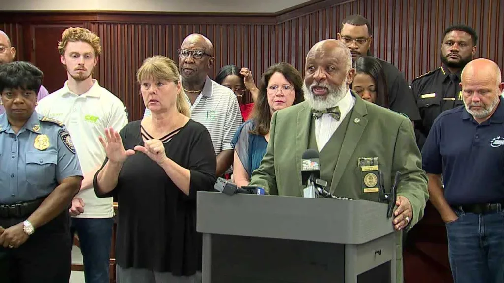 thumb_1280x720_00002_1722805750_61489921878