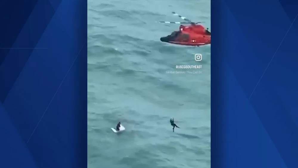 uscgsoutheast-rescues-man-off-longboat-key-67084982941fb219797