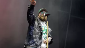 Teddy Swims performs on stage at the 2024 Soundside Music Festival. Bridgeport^ Connecticut - September 29^ 2024