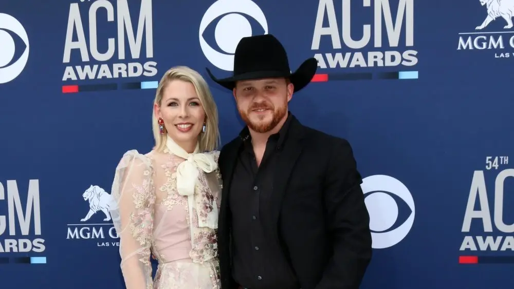 Cody Johnson teams with Brandon Lake for ‘When a Cowboy Prays’
