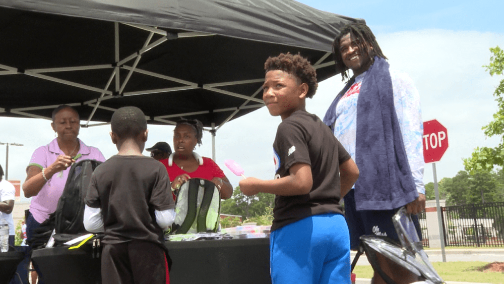 former-jenkins-star-akelo-stone-hosts-free-back-to-school-event-66a577d2ea7b414521