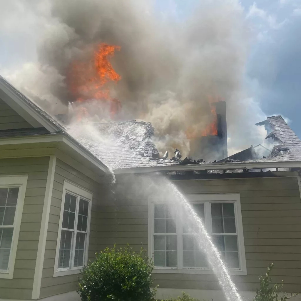 carolina-house-fire-66ad1f2610557581882