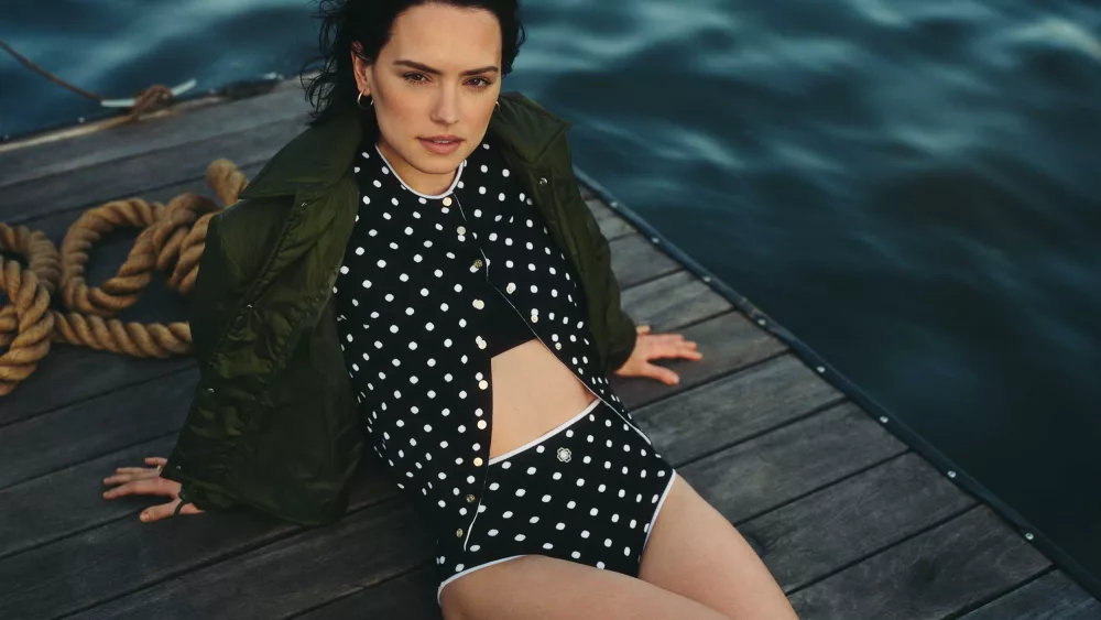 daisy-ridley-polka-dots-66a19b6e6d288146295