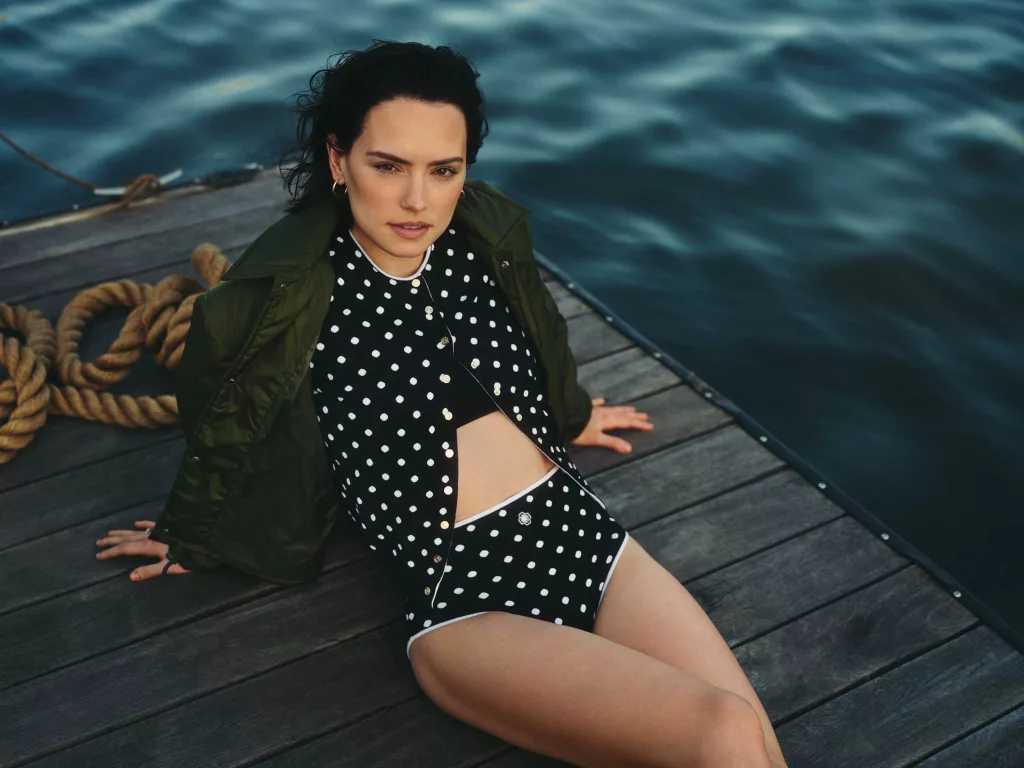daisy-ridley-polka-dots-66a19b6e6d288146295