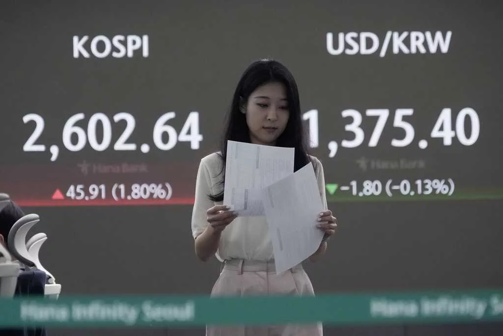 Asian stocks track Wall Street's encouraging gains