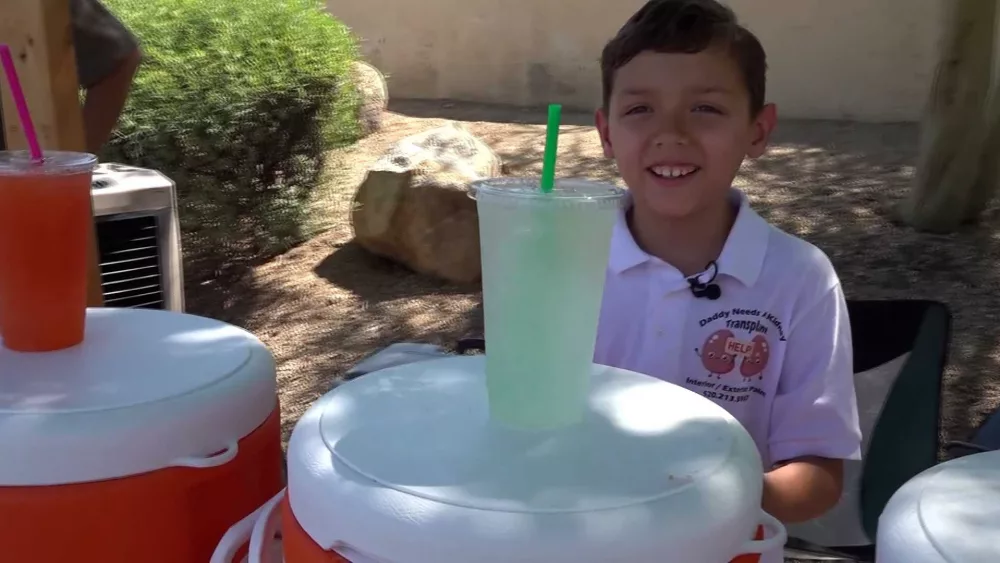 9-year-old sells lemonade to help pay for dad's kidney surgery