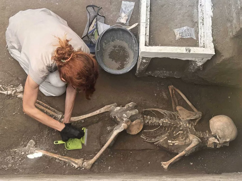 Pompeii archaeologists find bodies of man and woman – and their treasure