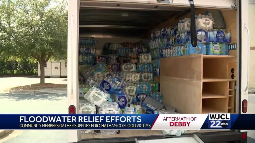 'Many hands make light work': Savannah church gathers hundreds of cases of water, food for trapped families