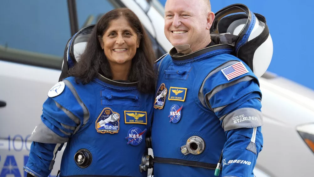 NASA still deciding whether to keep 2 astronauts at space station until next year