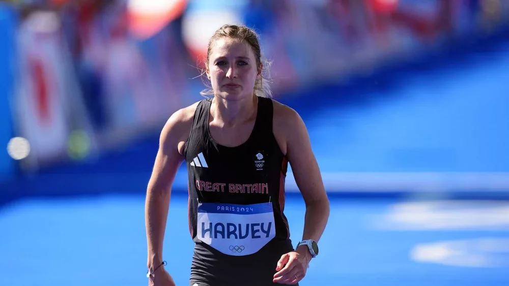 Team Great Britain runner Rose Harvey says she completed Olympic marathon with broken leg