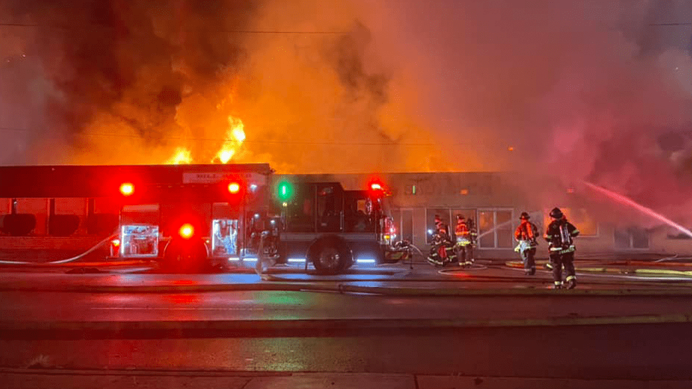 2 South Carolina firefighters injured after part of building collapses during fire