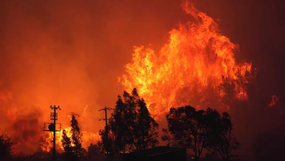 Wildfires are growing under climate change, and their smoke threatens farmworkers, study says