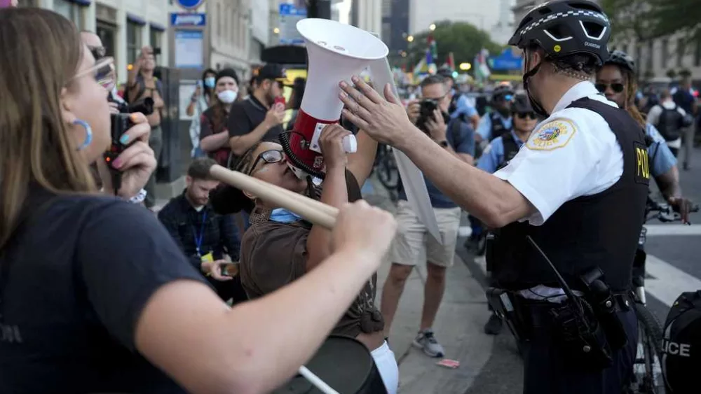 Protesters plan large marches and rallies as Democratic National Convention kicks off in Chicago