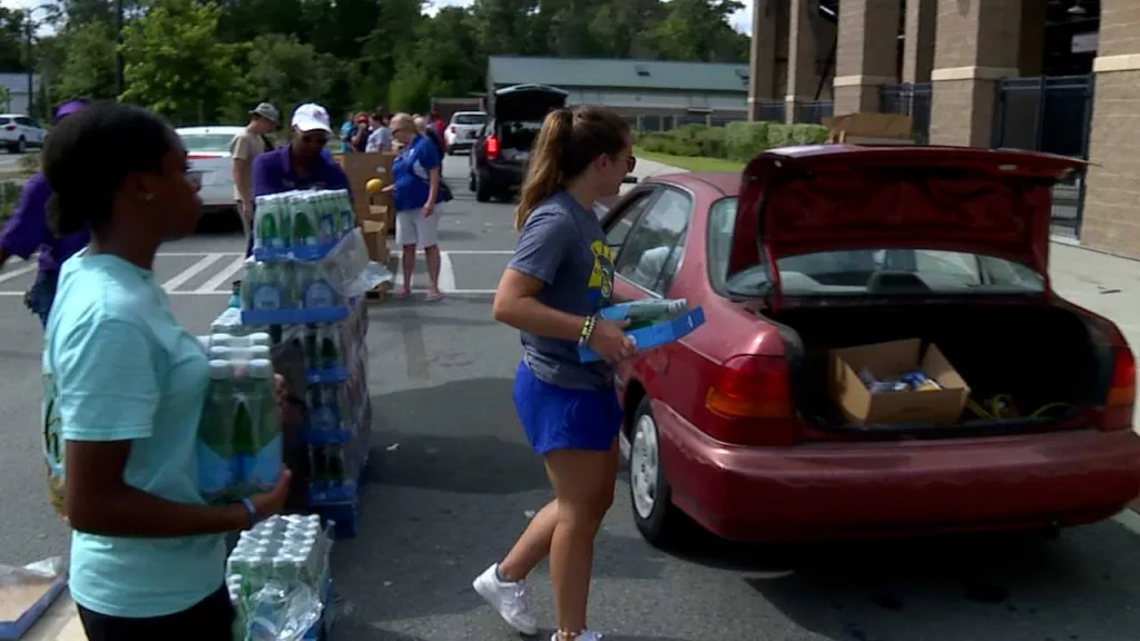 Garden City organization gives away free food for Senior Citizens Day