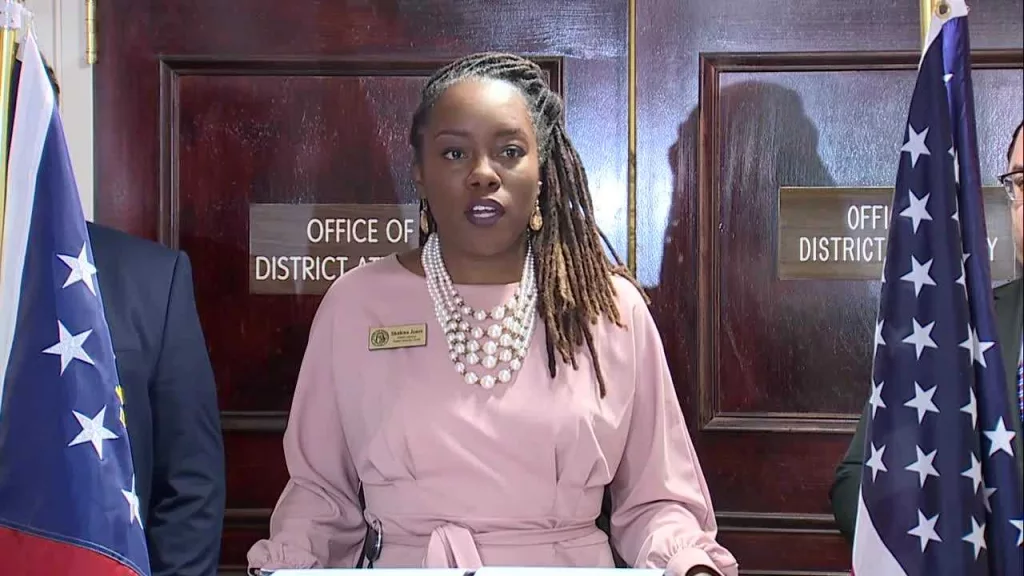 Live Video: Chatham County DA to dismiss cases linked to former Savannah Police officers