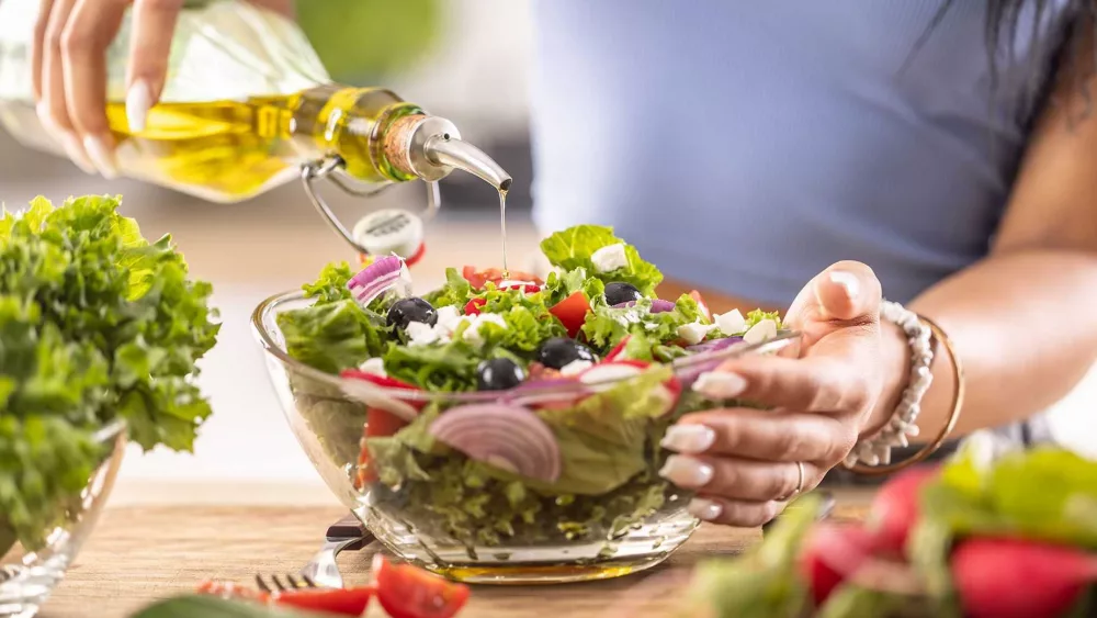This diet may reduce COVID-19 risk, new research suggests