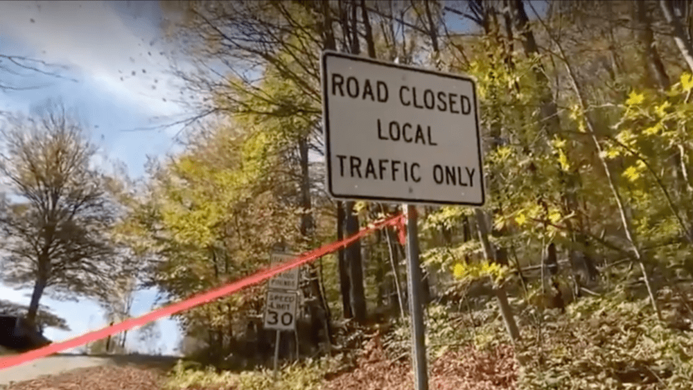 Misbehaving leaf-peepers lead town to close road to non-residents