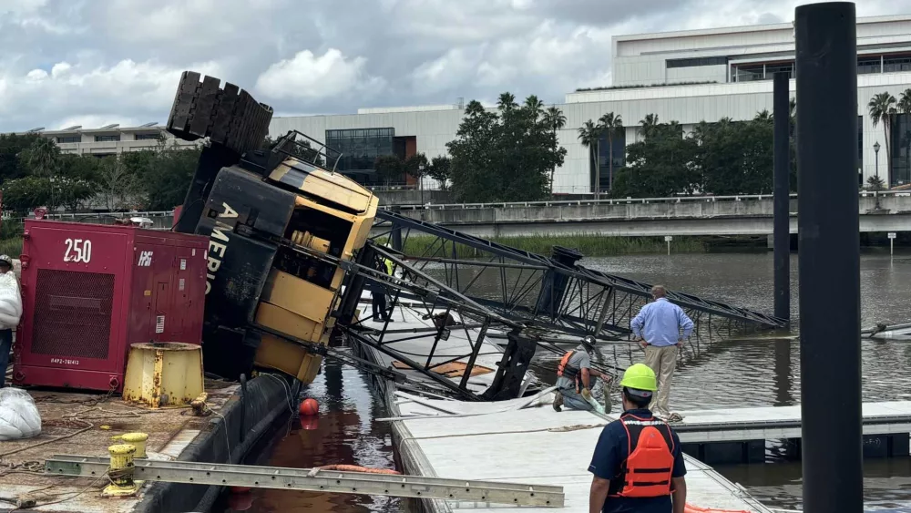 Fire crews respond after crane collapses near Savannah Convention Center