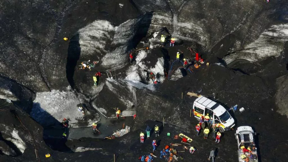 1 American killed, another injured in ice cave collapse in Iceland