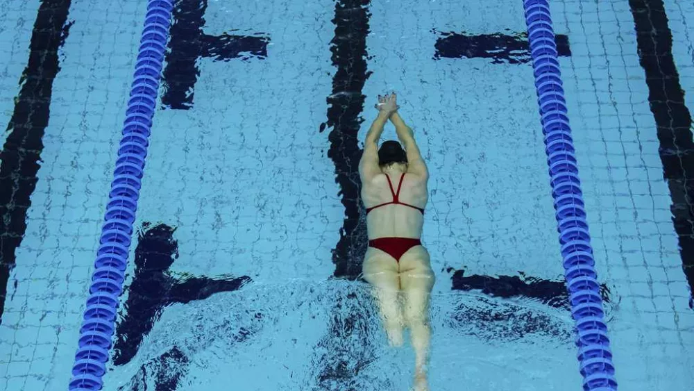 Swimmer Ali Truwit makes Paralympics a year after losing lower leg in shark attack