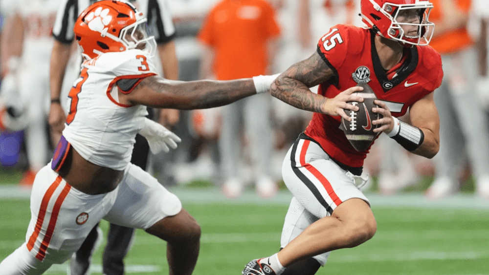 Beck throws 2 TD passes and No. 1 Georgia manhandles No. 14 Clemson 34-3