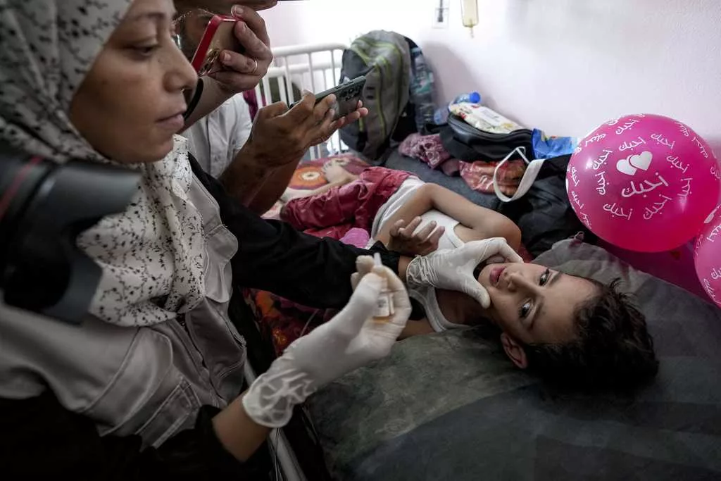 Large-scale polio vaccinations begin in war-ravaged Gaza