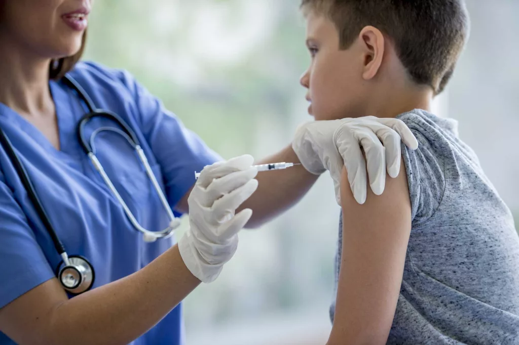 Doctors warn of COVID, RSV and flu as kids return to school