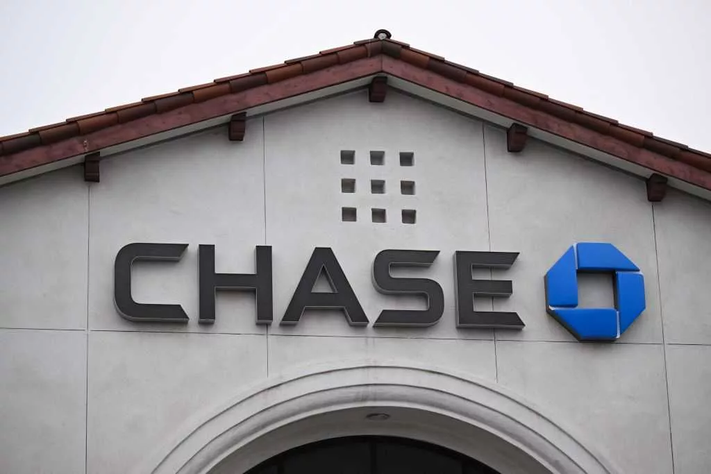 TikTok viral videos claim Chase Bank money hack. Company says it's fraud