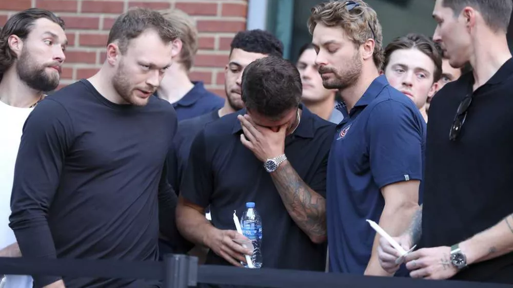 Fans, players remember Johnny and Matthew Gaudreau at candlelight vigil