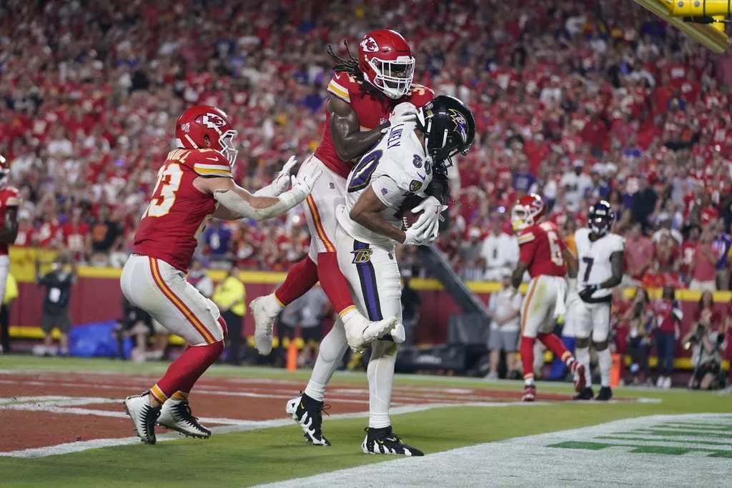 Chiefs hold off Ravens 27-20 in NFL's season opener