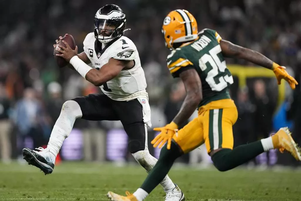 Eagles beat Packers 34-29 in Brazil