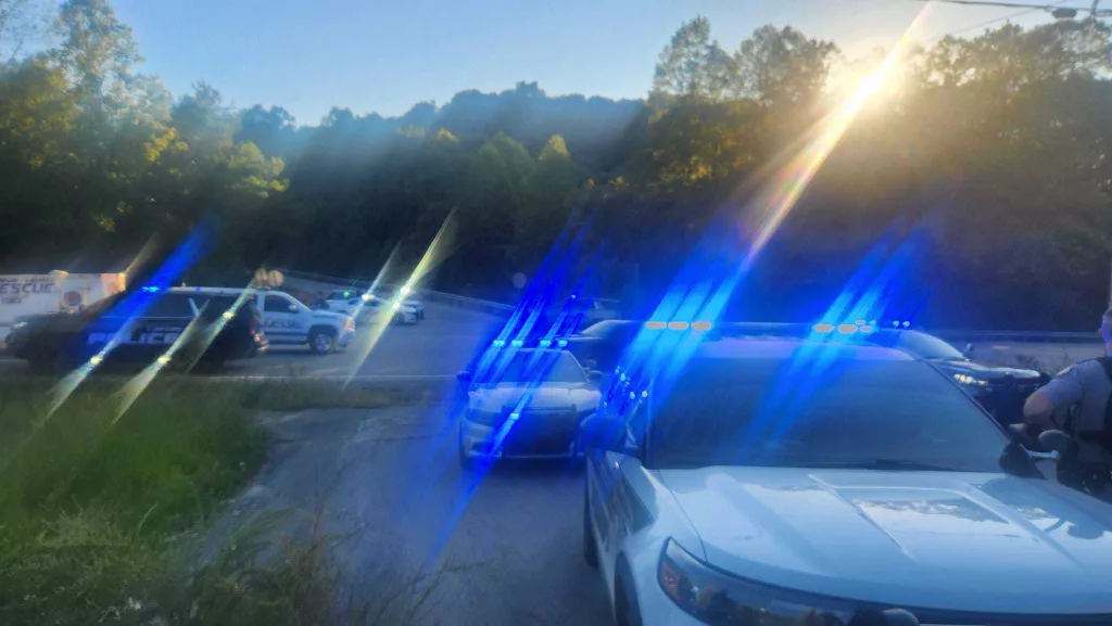 Multiple people shot along I-75 south of Lexington, Kentucky, authorities say