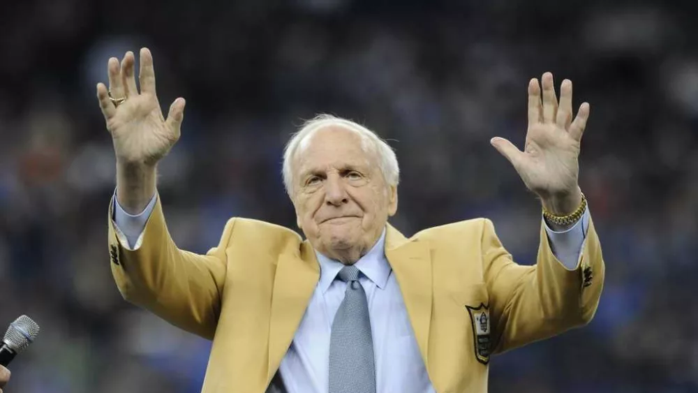 Hall of Famer Joe Schmidt, who helped Detroit Lions win 2 NFL titles, dies at 92