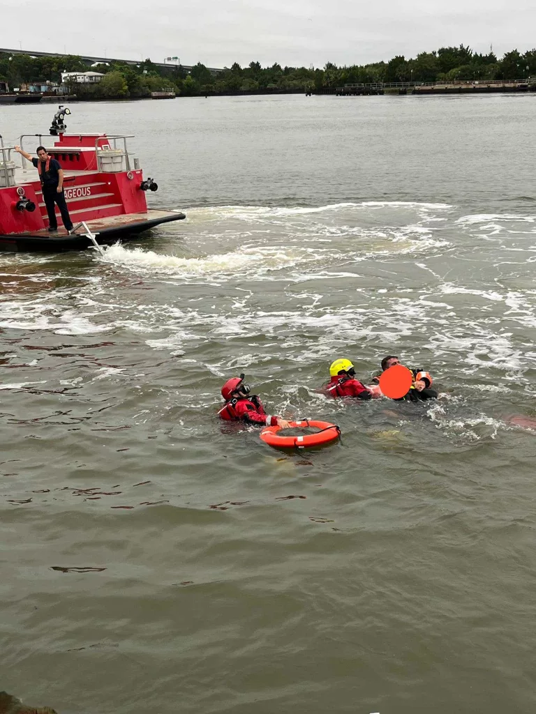 Savannah Fire rescues a man who jumped into the Savannah River