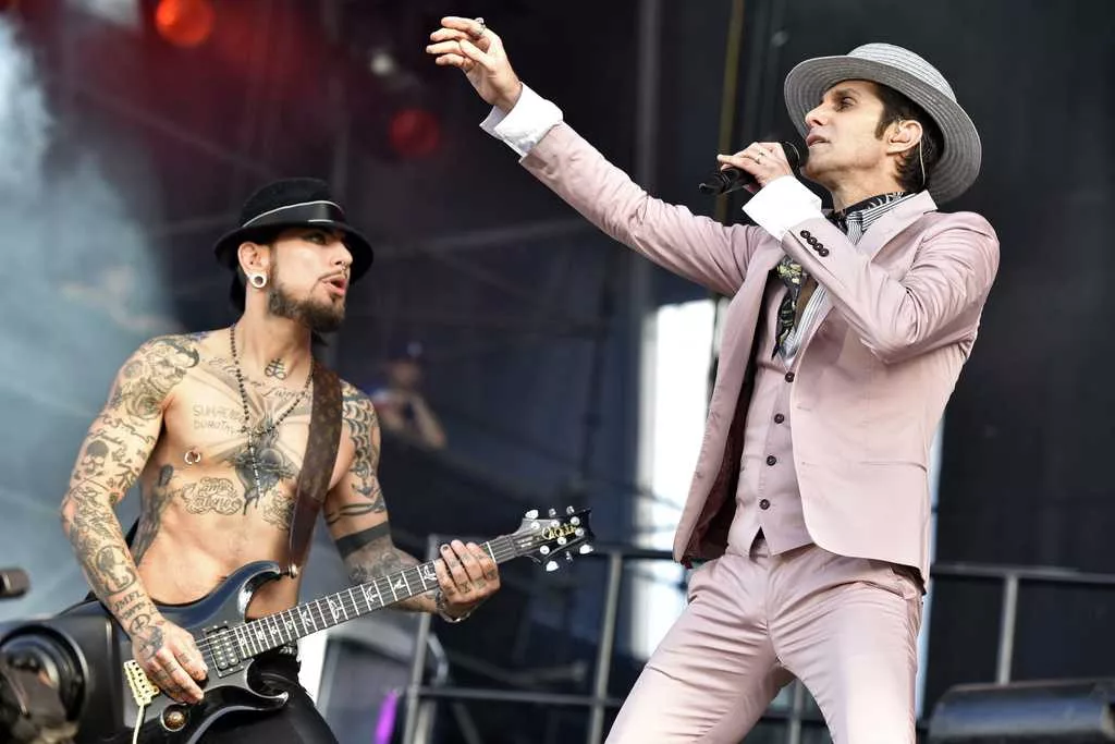 Jane's Addiction cancels its tour after onstage concert fracas