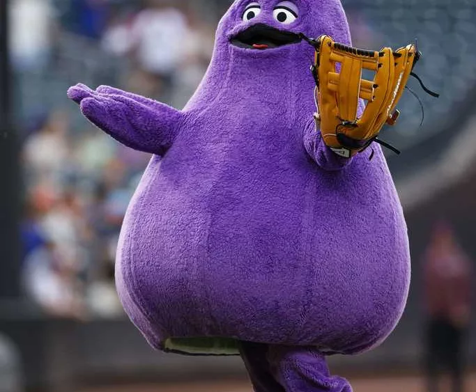 Mets unveil the new Grimace seat at Citi Field