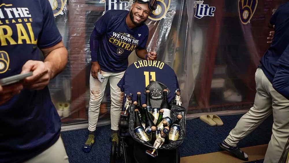 Brewers' Chourio celebrates division title with sober surprise