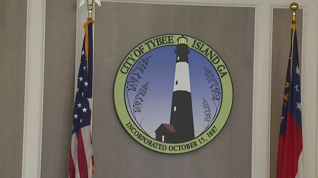 Tybee Island reinstates medical license, approves new medical director