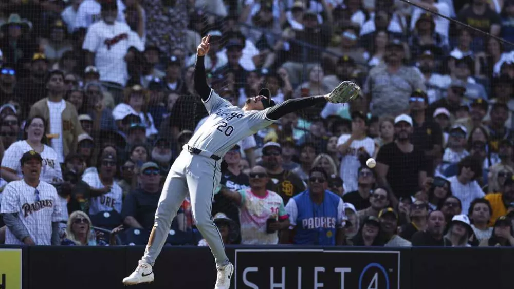 White Sox lose 120th game to tie record