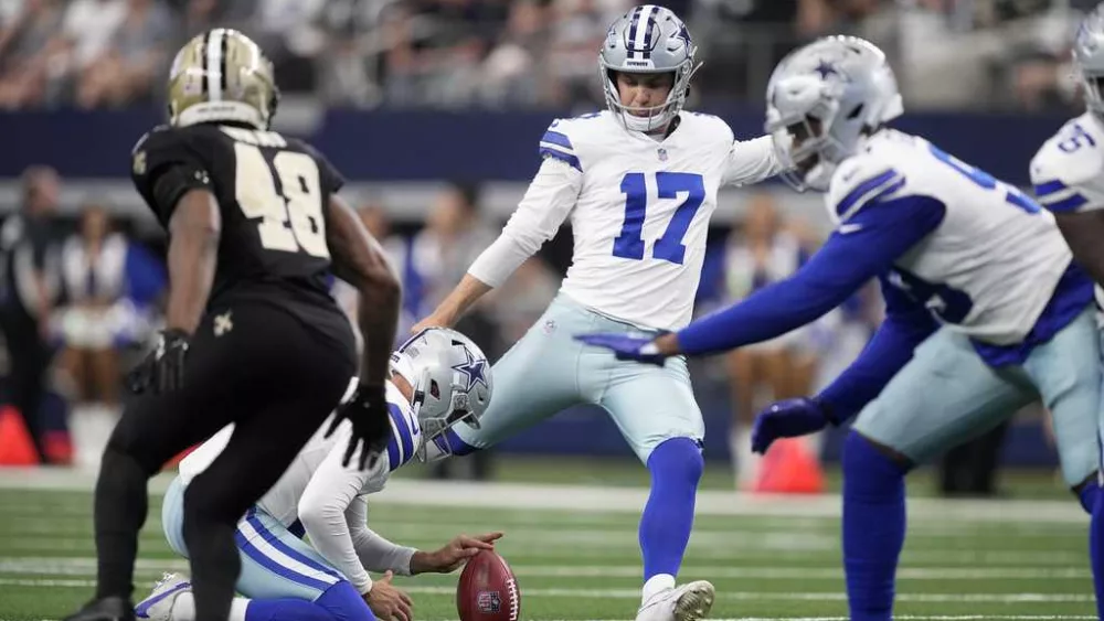 Cowboys kicker makes 65-yard field goal, 1 yard shy of the NFL record