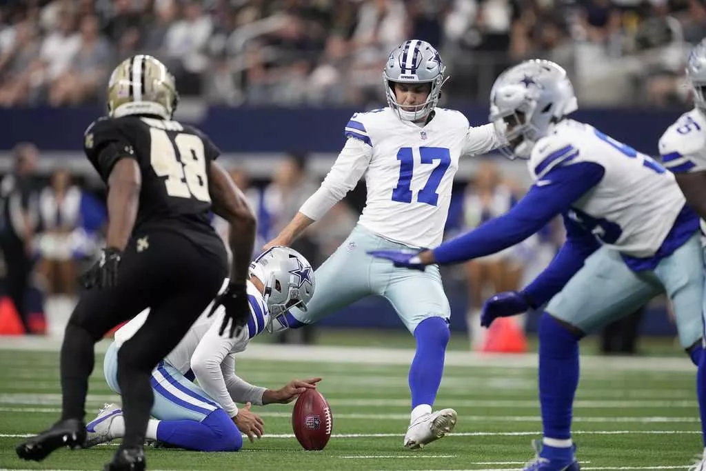 Cowboys kicker makes 65-yard field goal, 1 yard shy of the NFL record