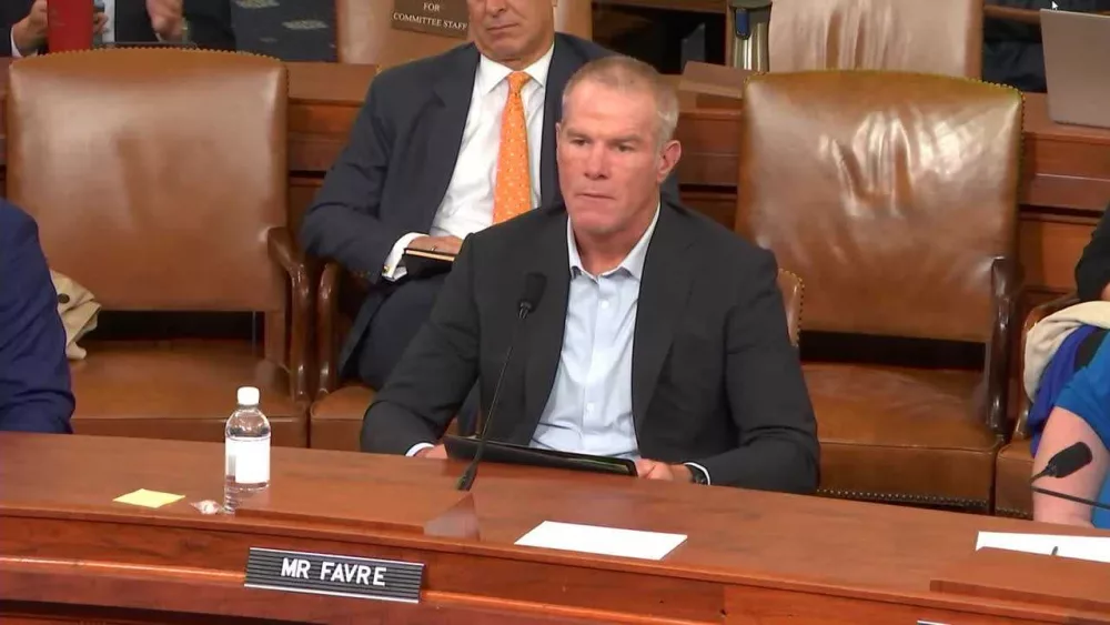 Brett Favre reveals Parkinson's diagnosis while testifying before House committee