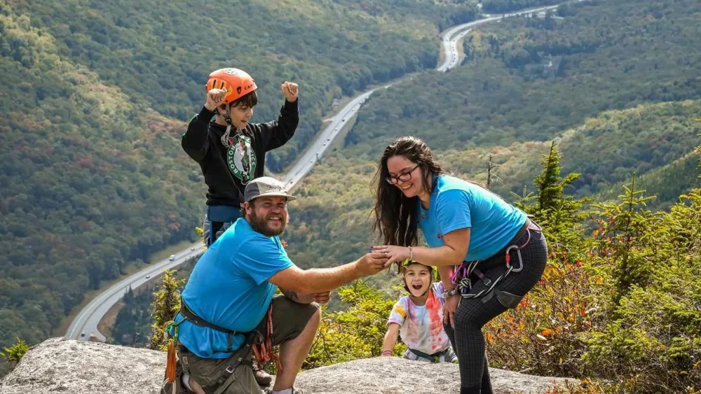 Climbers get engaged on New Hampshire mountain pass