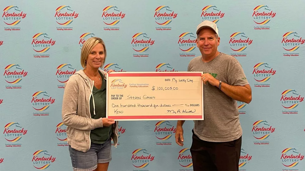 'I had goosebumps': Ohio couple wins $100,000 Keno prize while on vacation