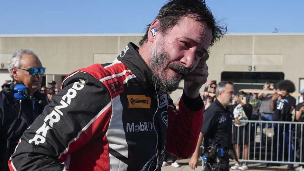 Keanu Reeves spins out at Indianapolis Motor Speedway in pro auto racing debut