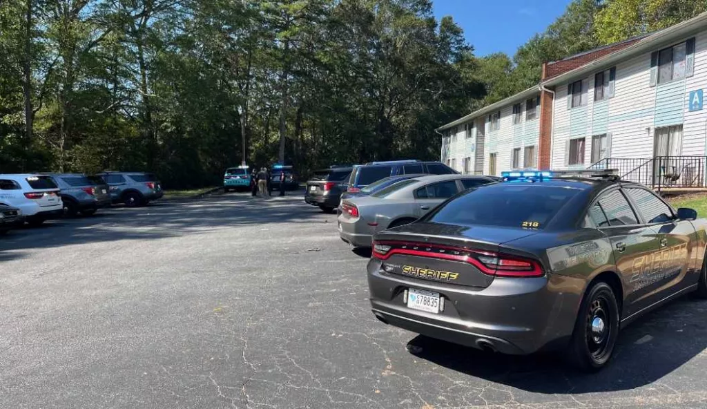 1 person dead, child rushed to hospital after shooting at South Carolina apartment complex