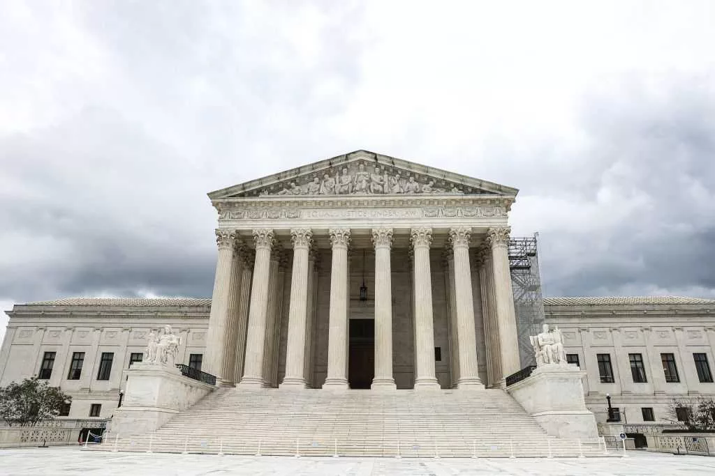 Supreme Court lets stand a decision barring emergency abortions that violate Texas ban